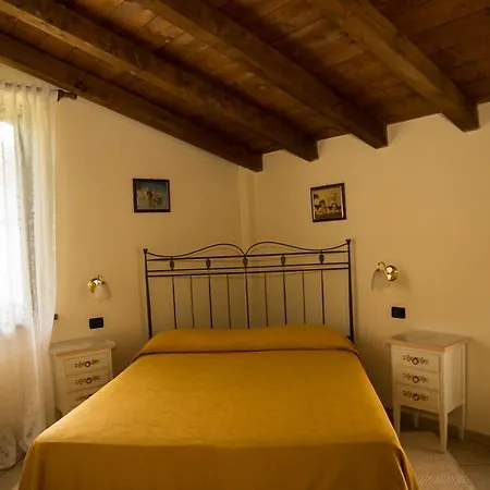 Agriturismo Mandrola Country house